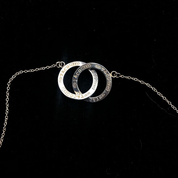 Tiffany & Co. Silver Interlocking Infinity Rings Necklace - Picture 4 of 10
